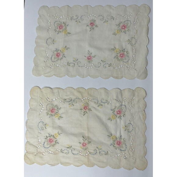 2‎ Vintage Linens Placemats Embroidered Cutwork Floral Italian Romantic Cottage - Picture 3 of 7